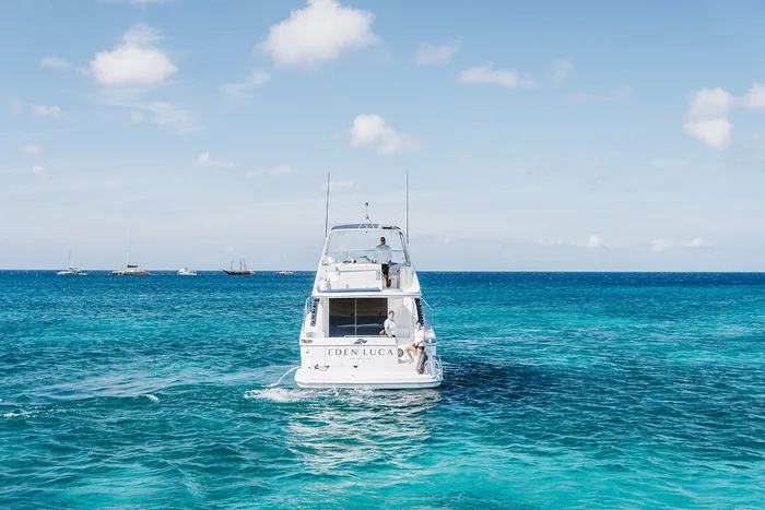 Eden Luca Blue, Stern in the Open Water
