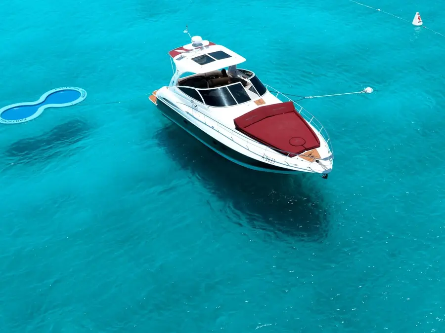 Eden Luca Red, alquiler de yate de lujo en Aruba